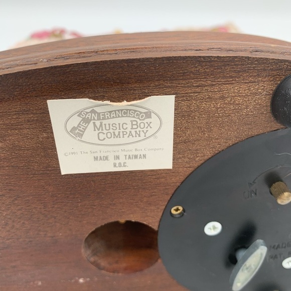 Vintage San Francisco music box Carousel Horse - plays music does not move - Picture 6 of 7